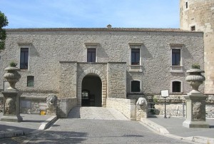 Castello Di Venosa: Entrata